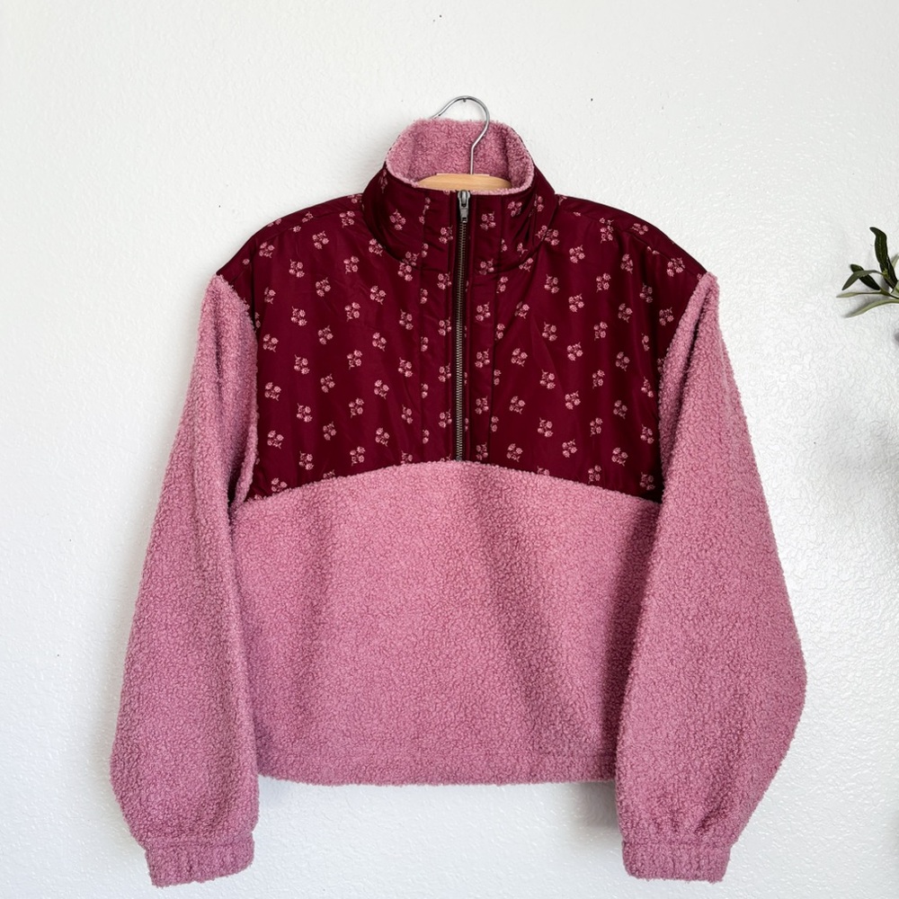 Universal Thread Fuzzy Woman’s Sweater Small